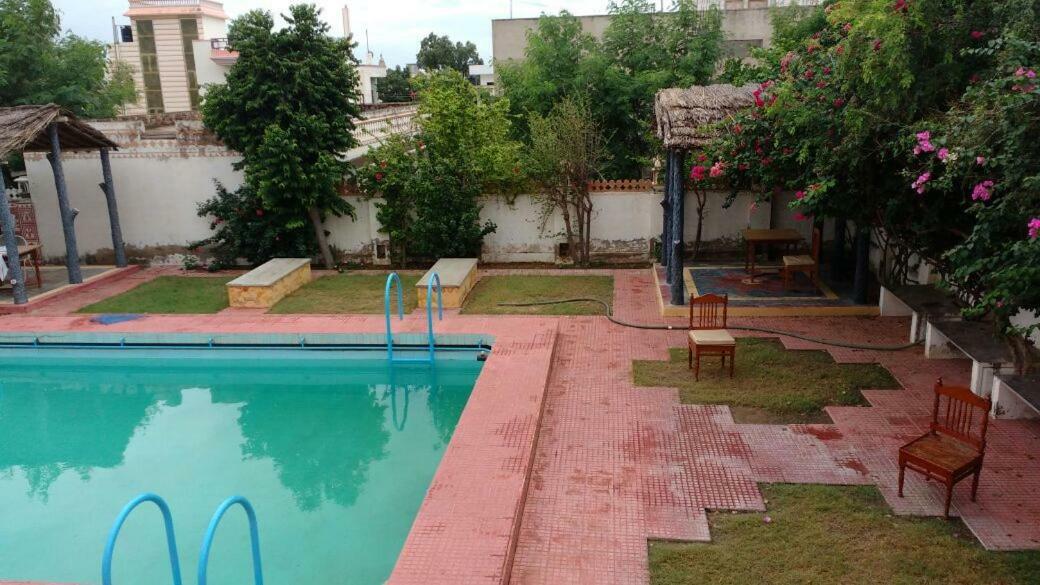 Hotel Jamuna Resort Jhunjhunu ภายนอก รูปภาพ
